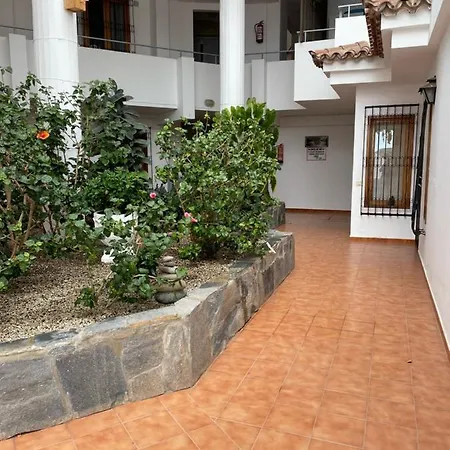 Lejlighed 1 Bedroom With Stunning Sea View